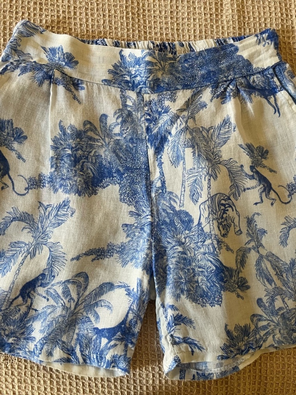 Italian Linen High-Waist Shorts in Blue Toile. Elastic Waist 15” /length 16 1/2 - Picture 4 of 8